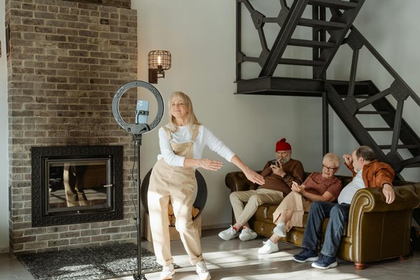 What are the benefits of mental health support for seniors in the UK?